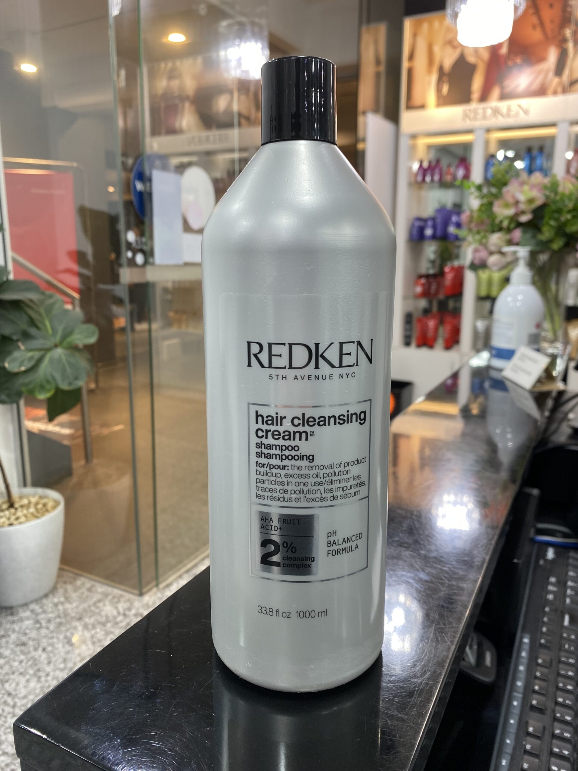 REDKEN HAIR CLEANSING CREAM CLARIFYING SHAMPOO 1L that removes product build up