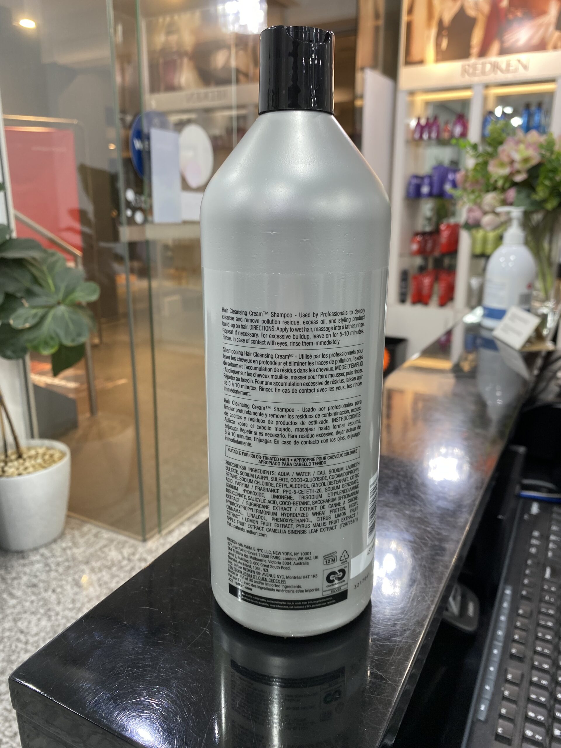 REDKEN HAIR CLEANSING CREAM CLARIFYING SHAMPOO 1L that removes product build up - Image 2